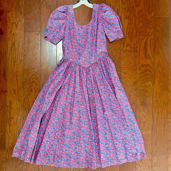 Vintage Laura Ashley Dress Excellent Condition Floral Pleats Puff Sleeve Bow - Picture 1 of 6